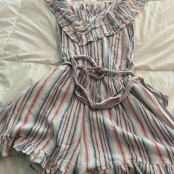 American Eagle romper. - Picture 3 of 4